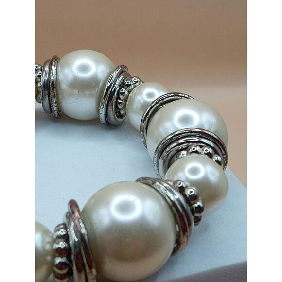 Vintage Faux Pearl with Fancy Silver Toned Spacers Stretchy Bracelet - Picture 5 of 5